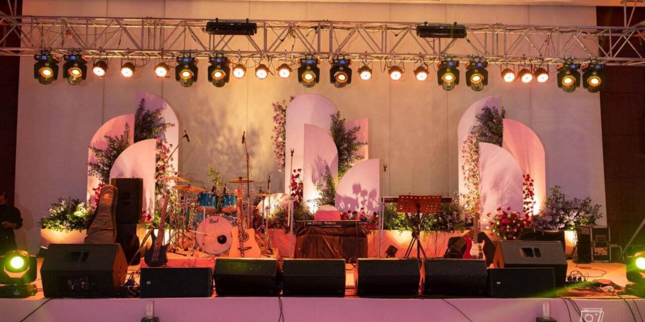 Unveiling the Aisle: 2024 Wedding Trends – What’s In and What’s Out!